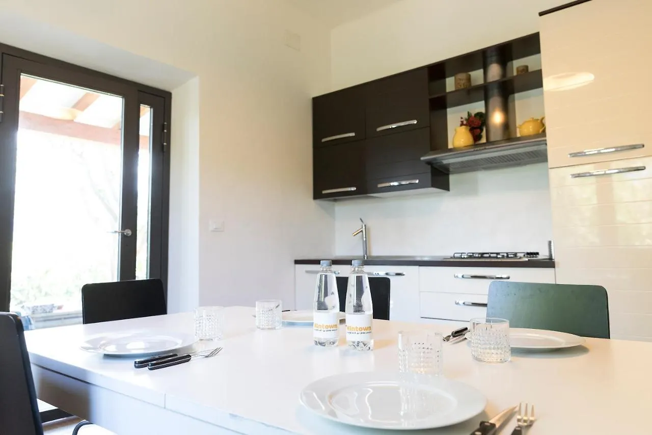 Altido 2 Bed Villa With Beautiful Garden In Forte Dei Marmi Itália